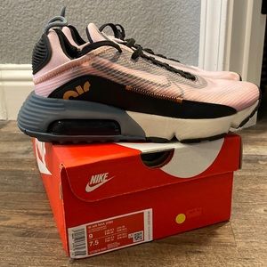 Womens Nike AirMax 2090